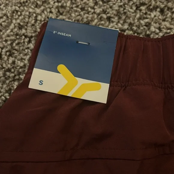NWT Old Navy Active Shorts Red- Small - Picture 5 of 5
